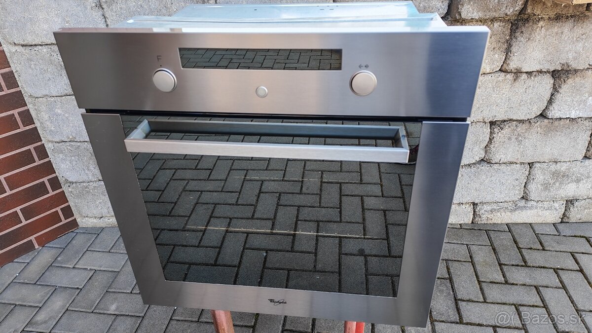 Teplovzdušná rúra whirlpool