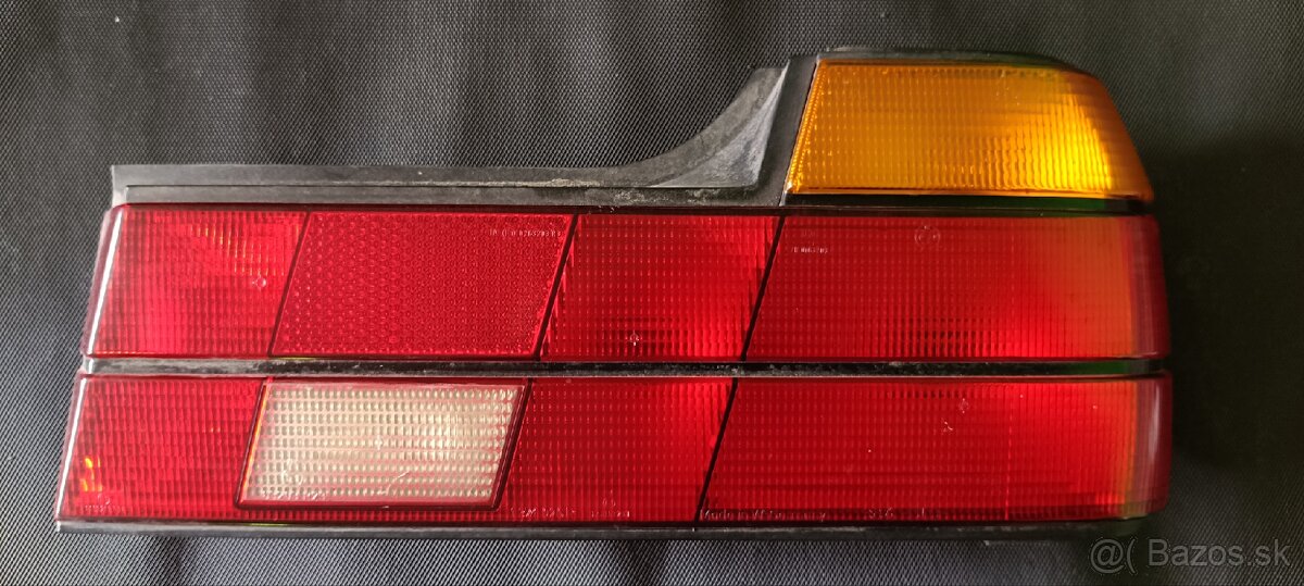 Prave zadne svetlo bmw e32