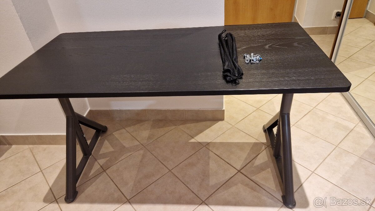 kancelársky stôl - Ikea IDASEN