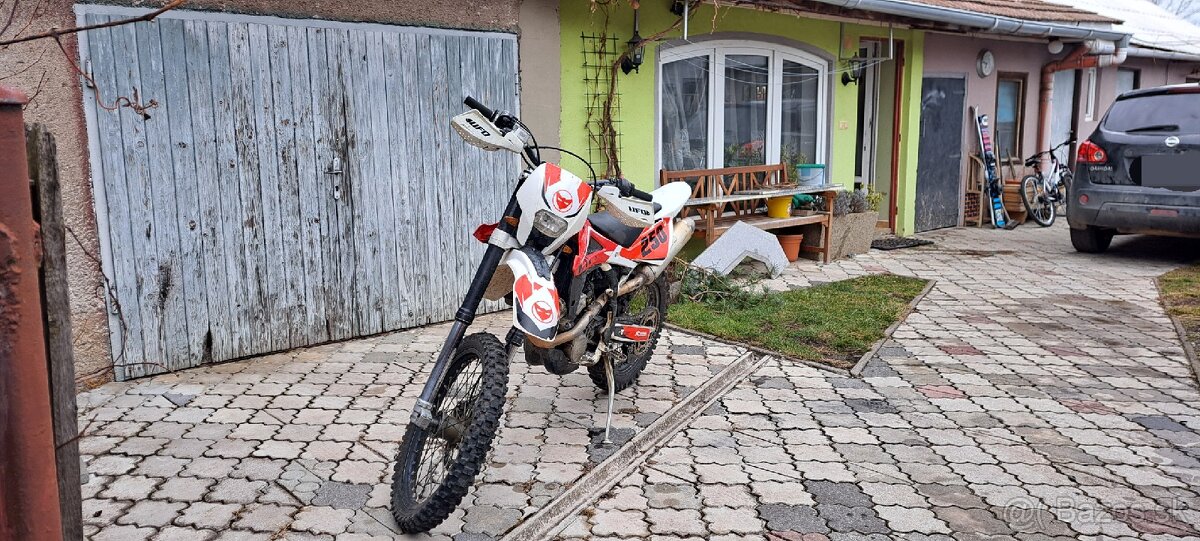 Husqarna 250 te