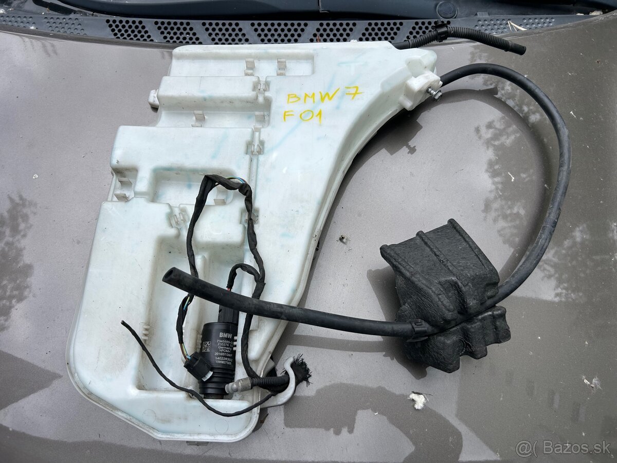 NÁDRŽ NA OSTREKOVAČE BMW 7 F01