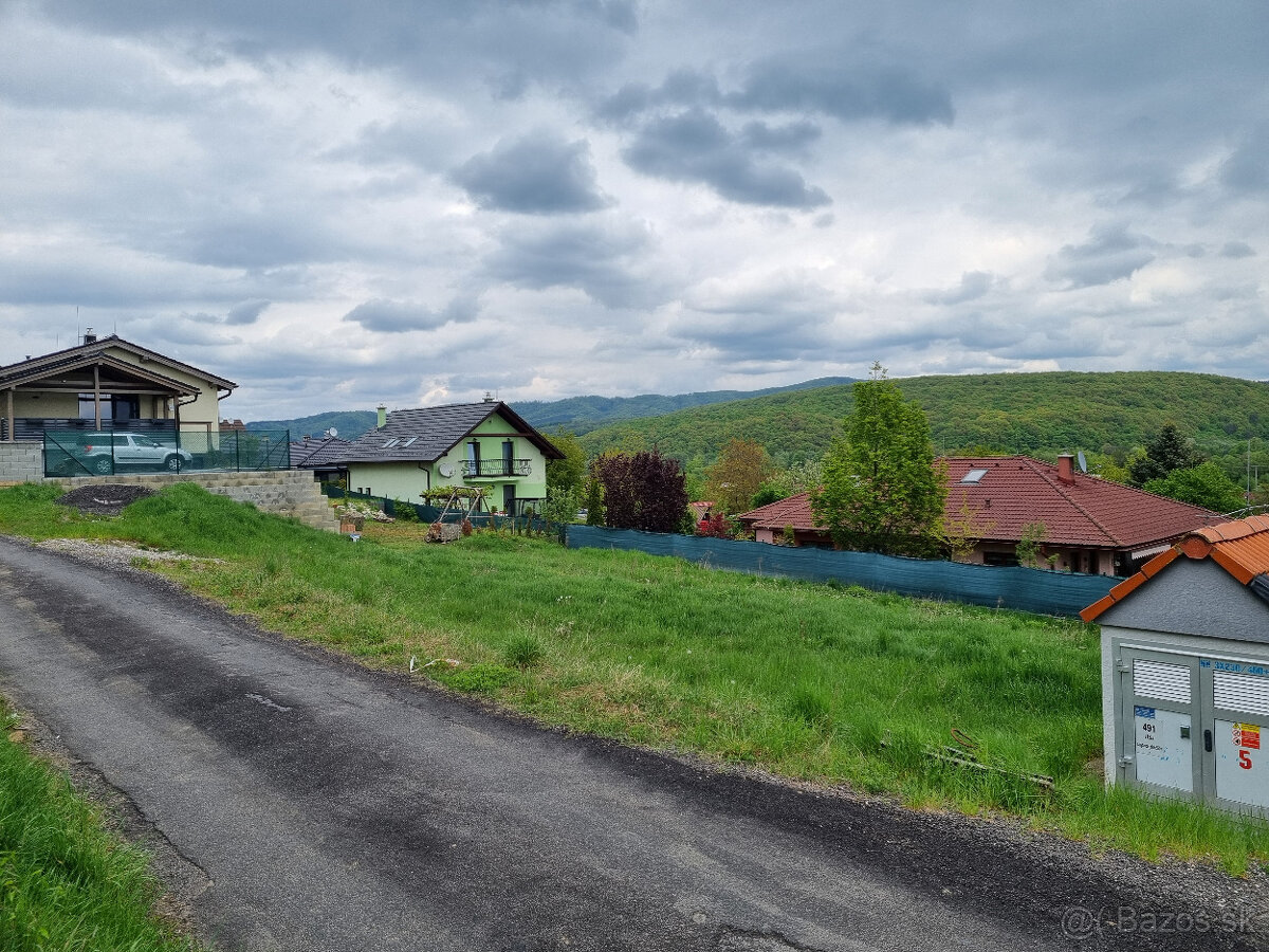 Stavebný pozemok Rakytovce, Borovicová ul.