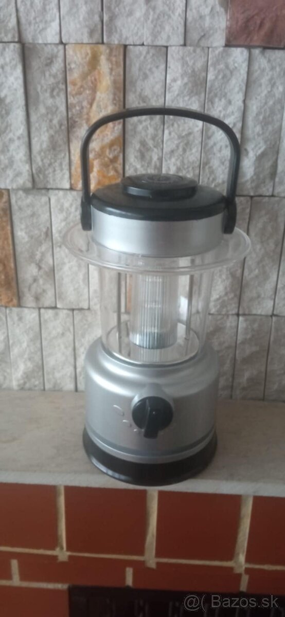 Nepoužitý lampáš na batérie