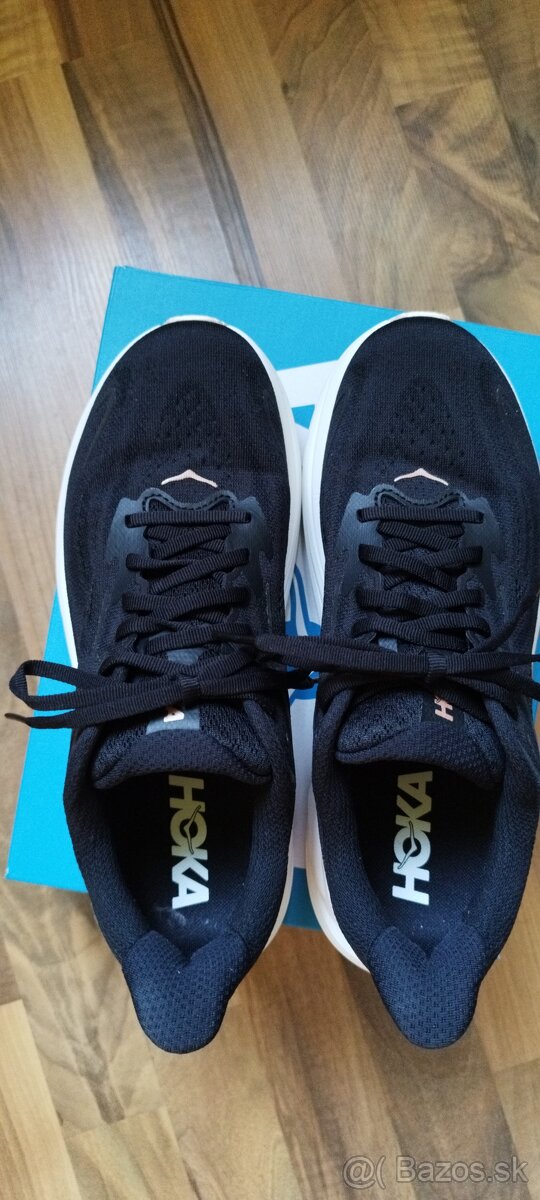 Hoka Clifton 10