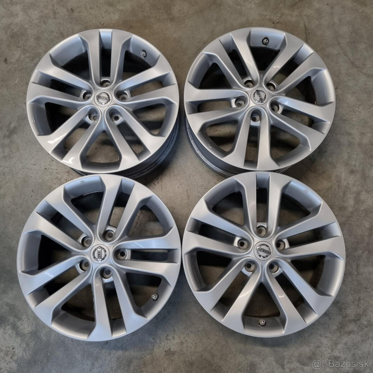 NISSAN disky 5x114,3 R17 7J ET47