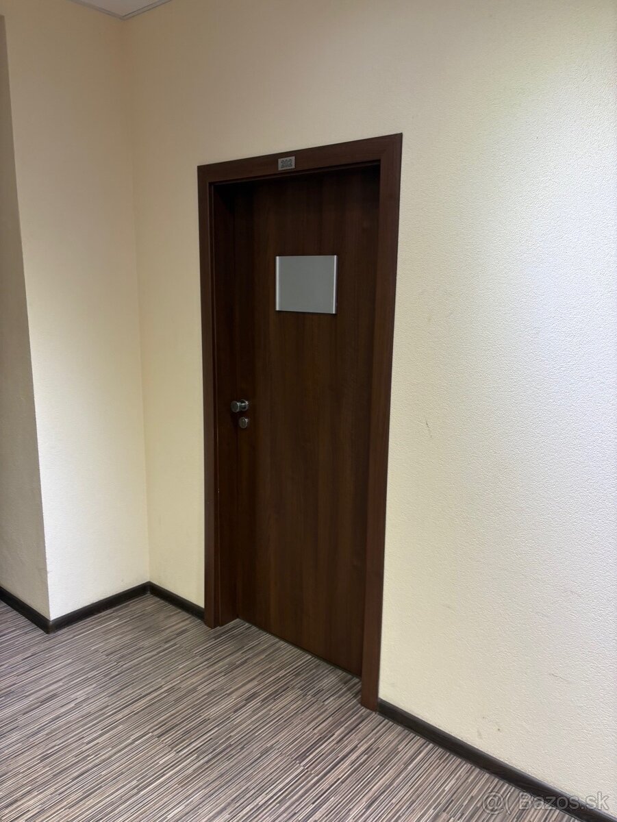 Menšia kancelária na Mlynskej v Košiciach