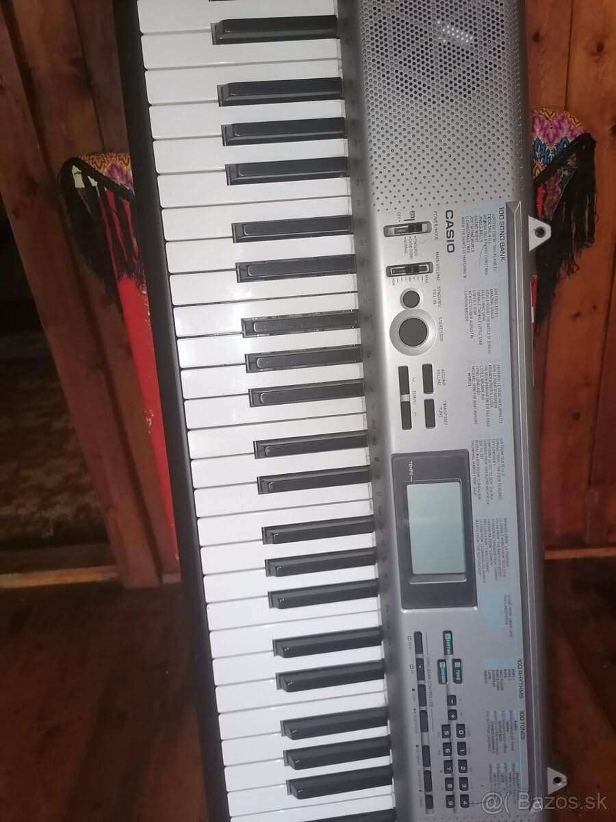 Predam casio ctk-1300