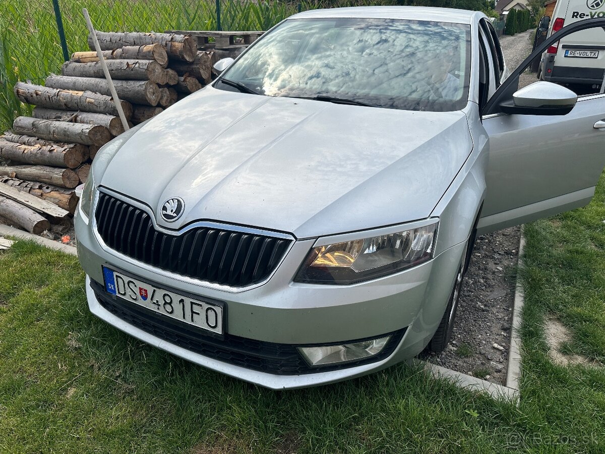 Škoda Octavia 3 sedan, manuál 6st., strieborná