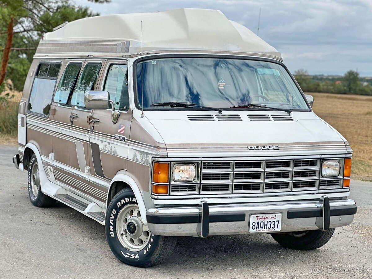 1993 Dodge Ram Van B250 5.2 V8 | Sierra Vacationer