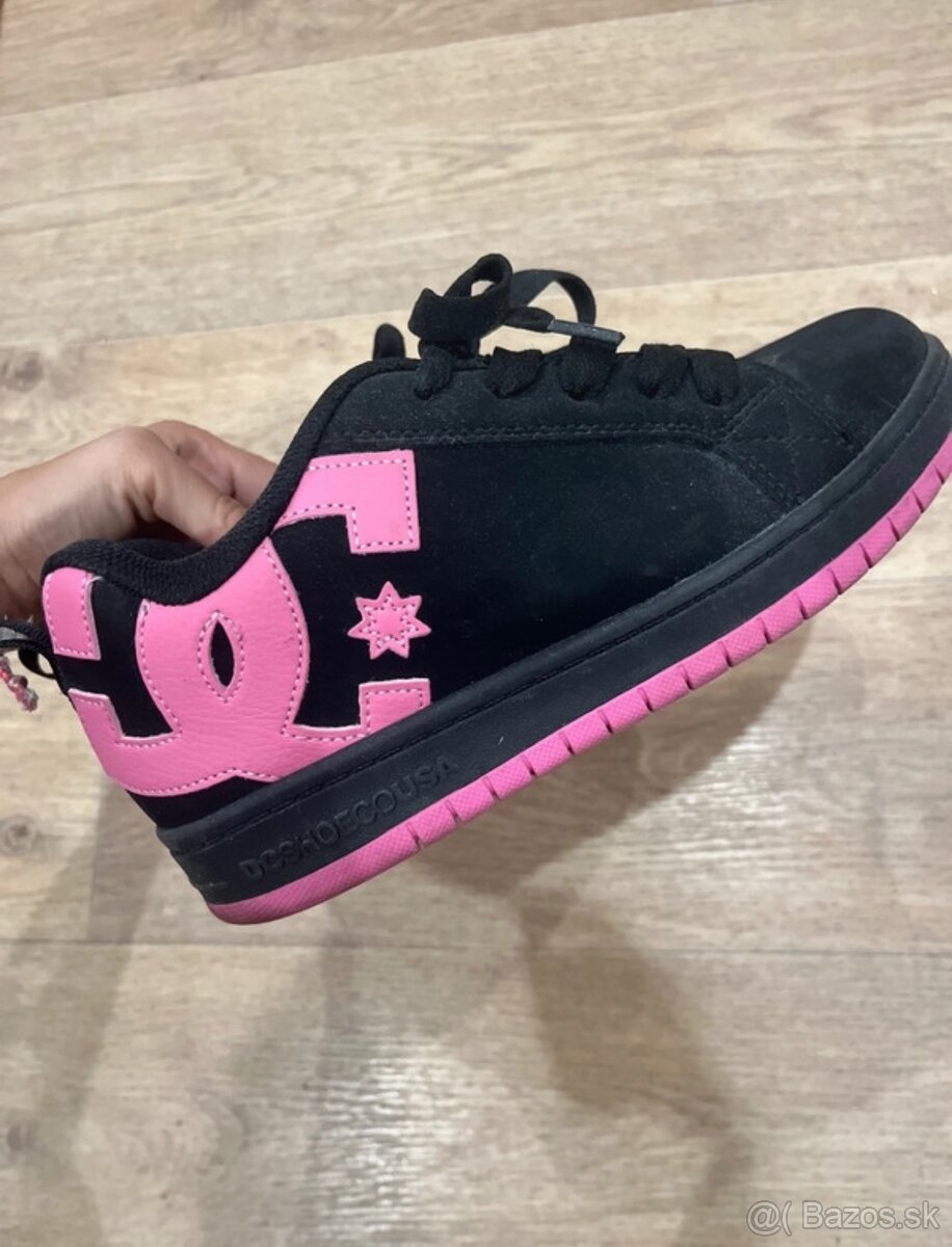 DC shoes