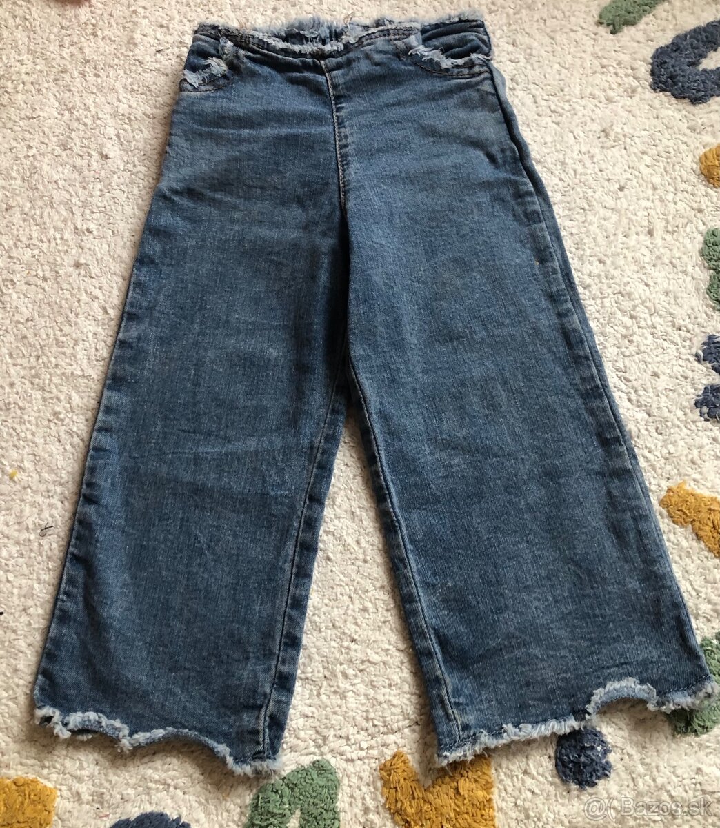 —————Bavlnené zvonové džínsy Zara, 98, 6.90 E—————