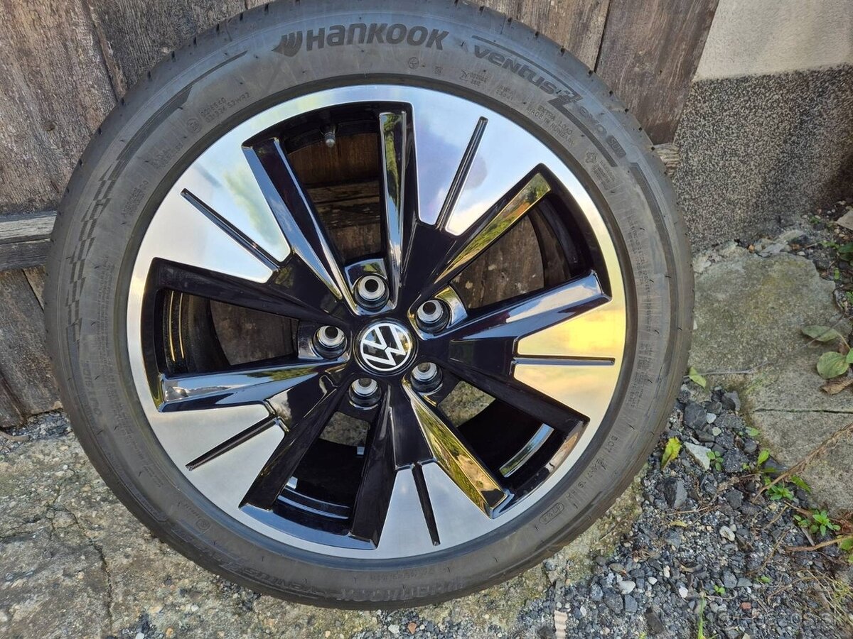 Nová letní kola Volkswagen Halmstad R19