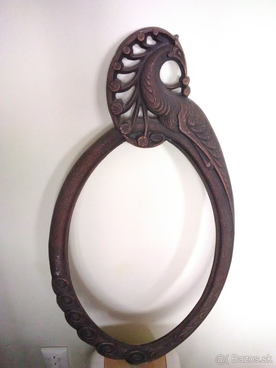 Starý zliatinovy rám zrkadla- páv