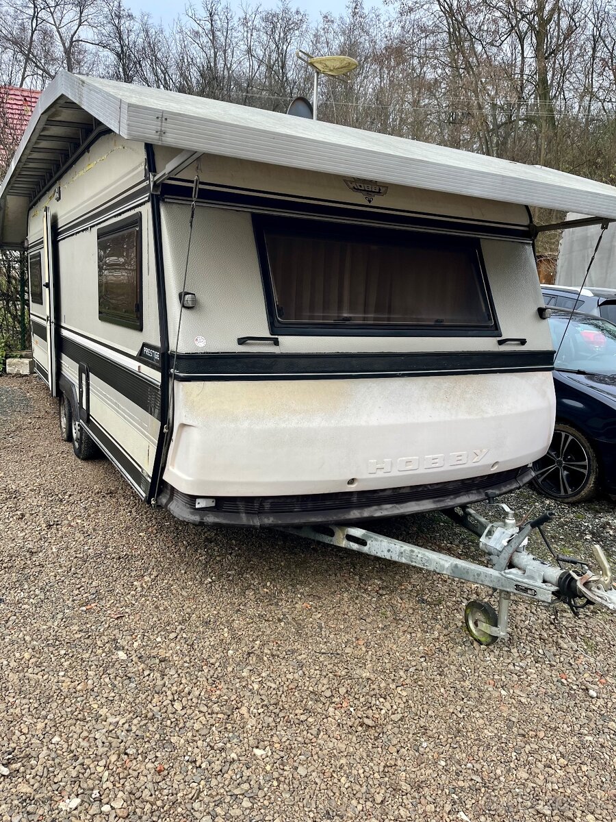 Karavan obytný prives Hobby de luxe