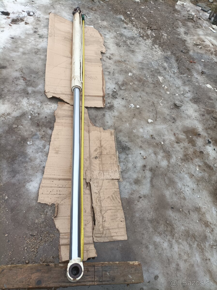 Predám hydraulický piest