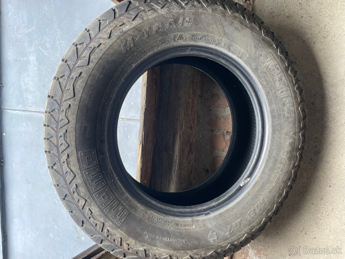 Momo Trial 235/70 r16 (celoročne)