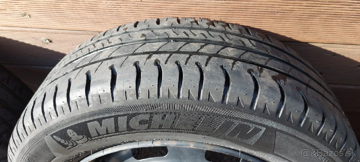 Predám letnú sadu 4x pneu Michelin na diskoch