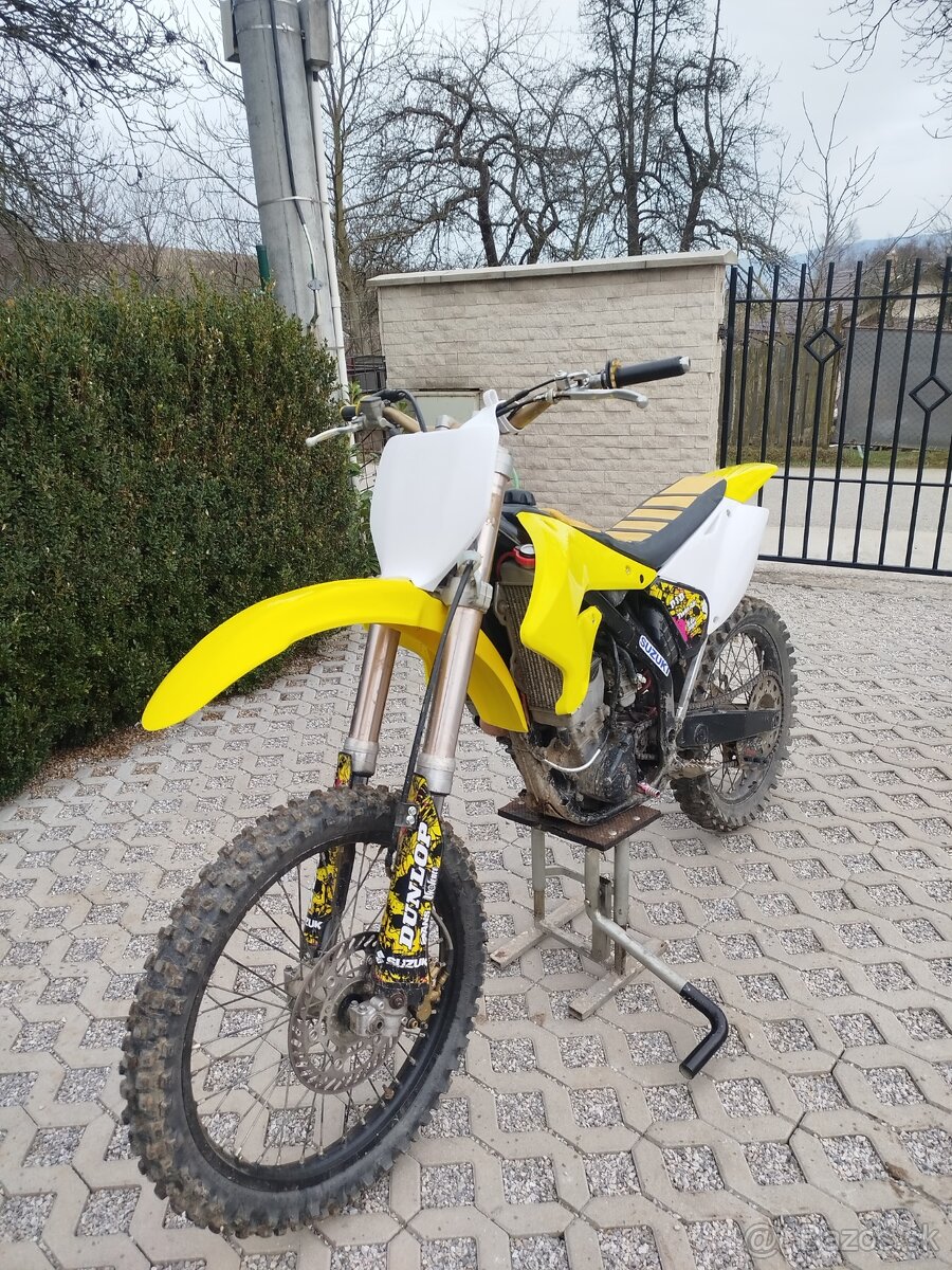 Suzuki rmz 250