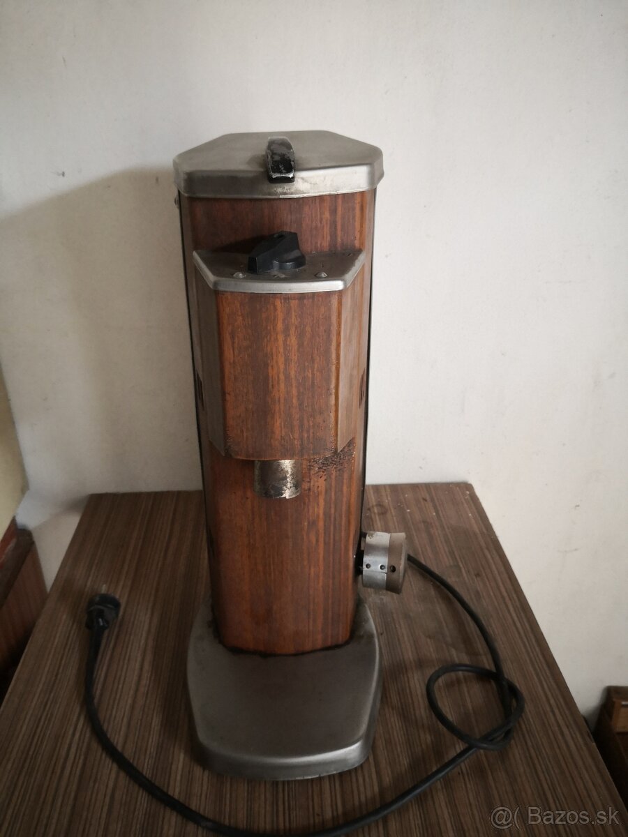 mlynec na kávu rarita r.v.1977/2 made in Czechoslovakia