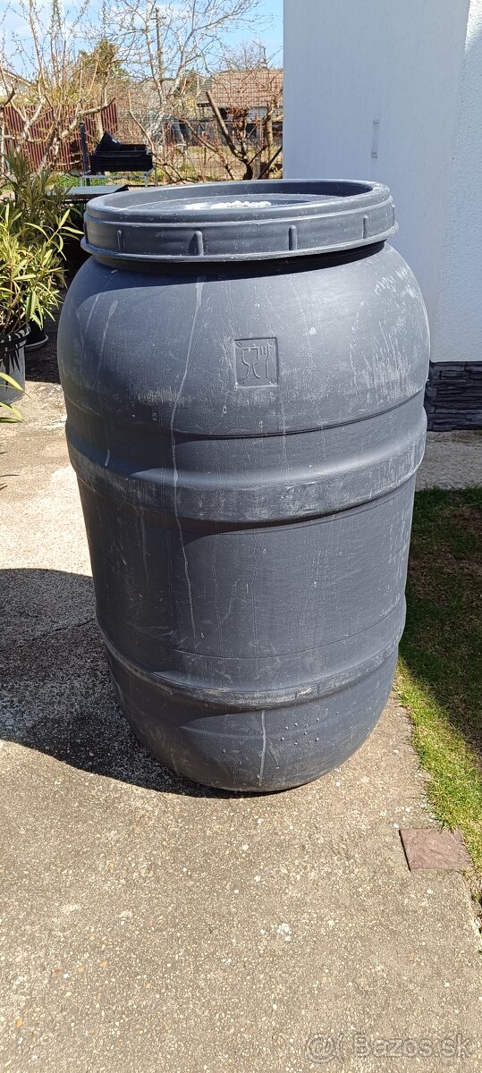 Plastové sudy 220l/150l