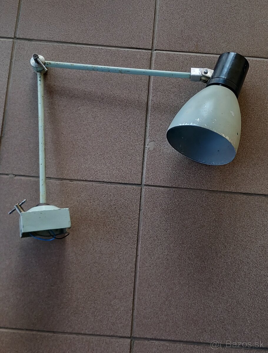 Dielenská retro lampa