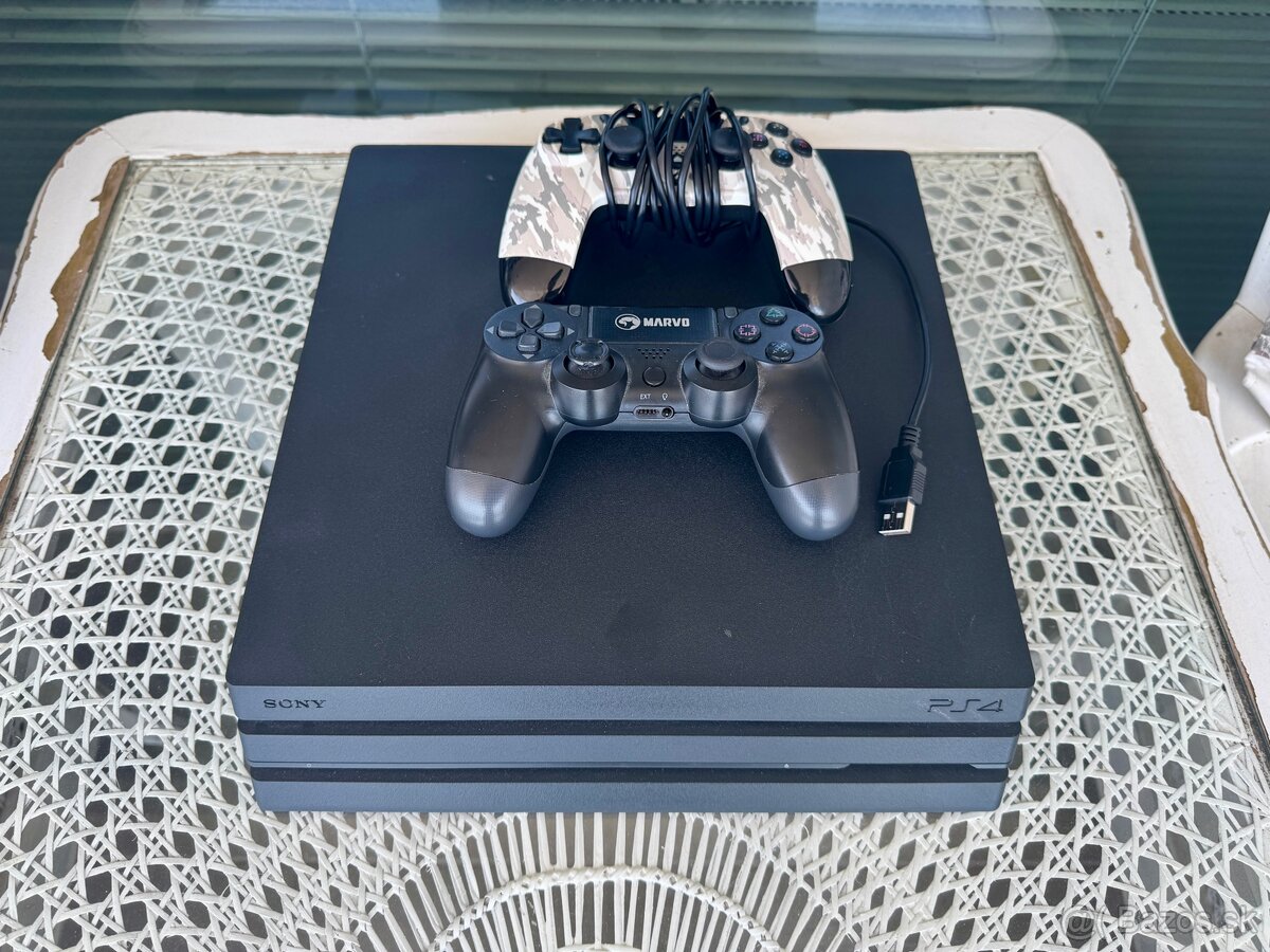 Predám Playstation 4 Pro 1TB + 2 x Controller
