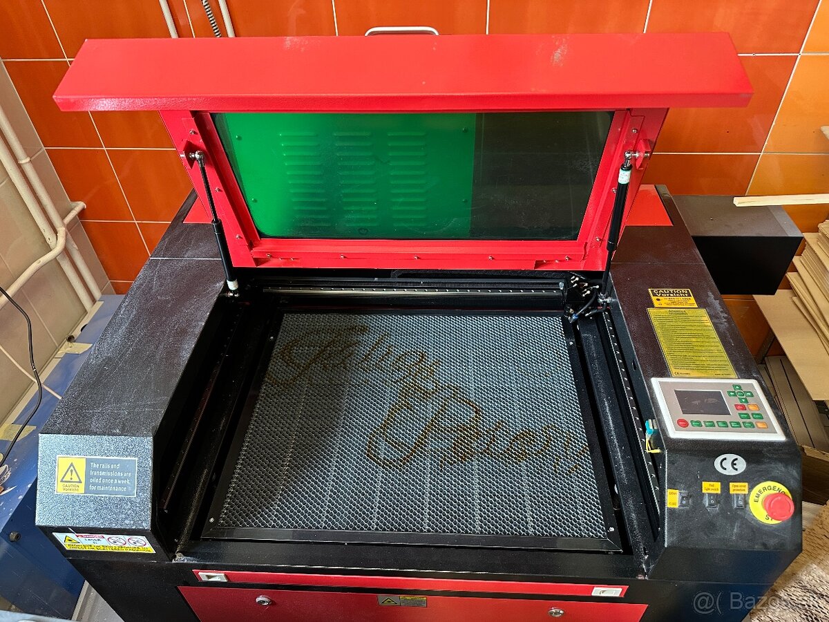 Laserová Gravírka 70x50 60w