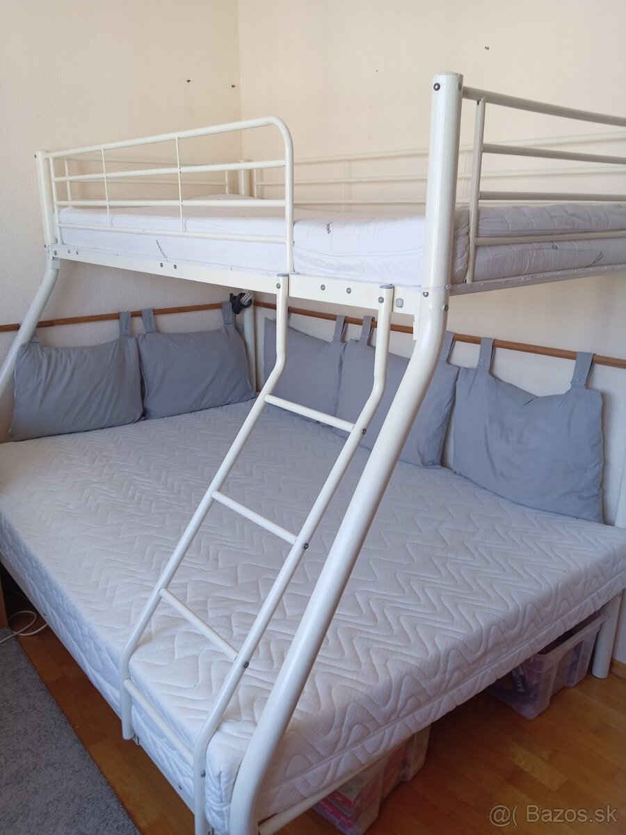 Poschodová posteľ, železná