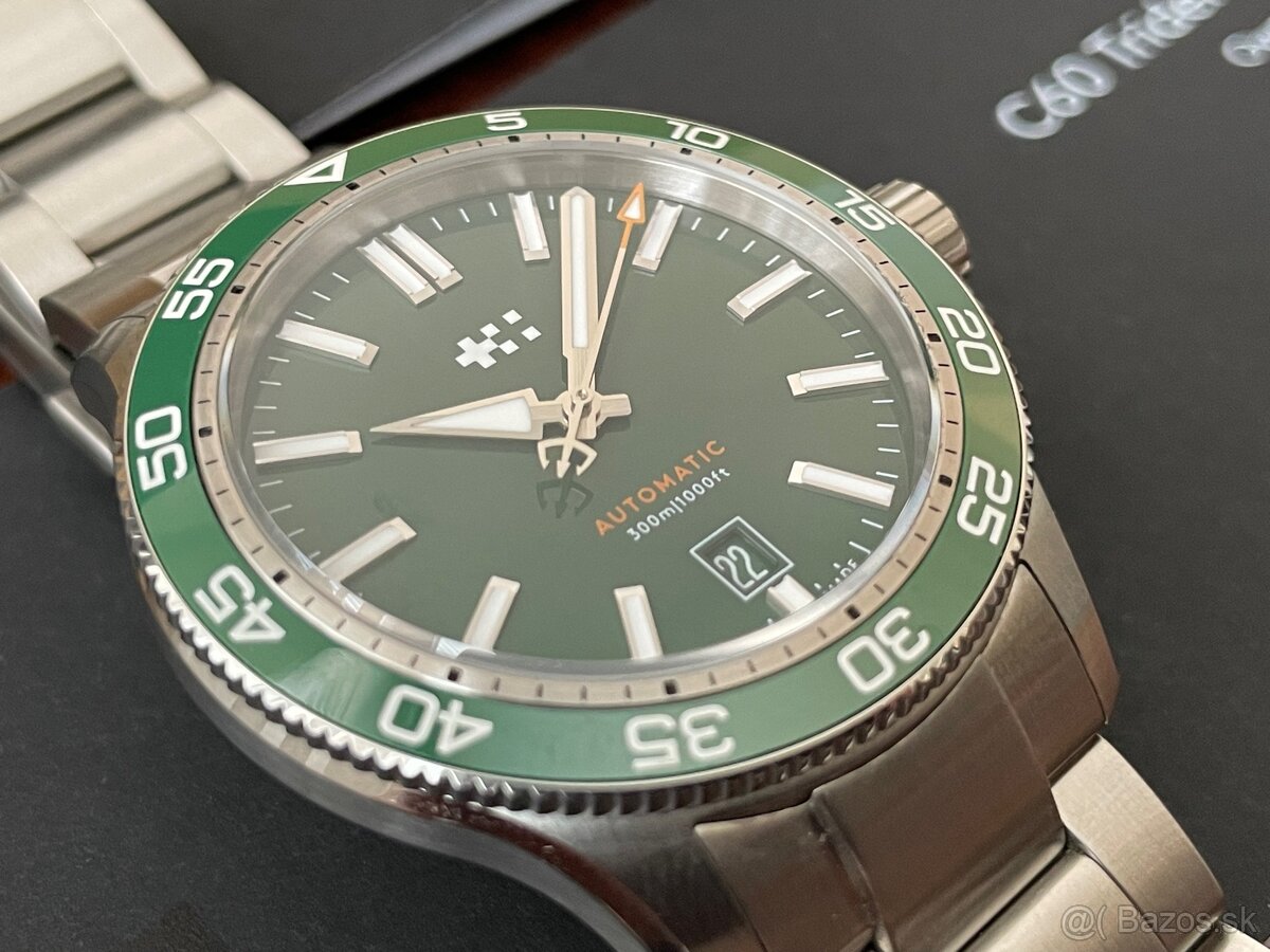 Christopher Ward C60 Trident Pro 300 zelené