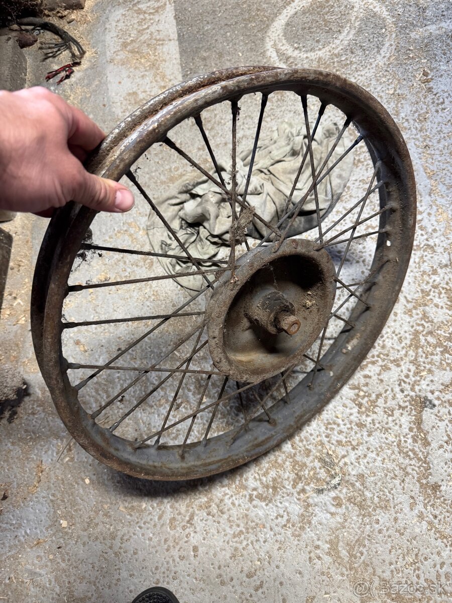 Predné koleso Jawa 250 perák