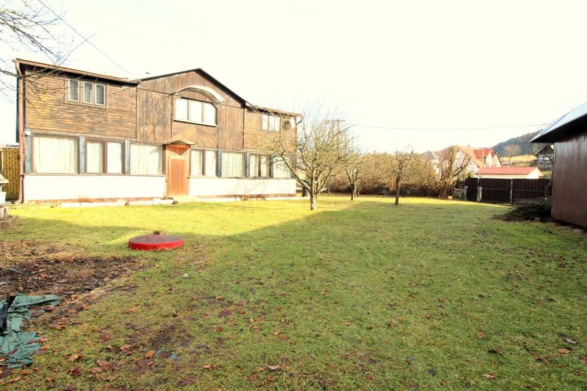 Stavebný pozemok s hospodárskou budovou /544 m2/, Čičmany