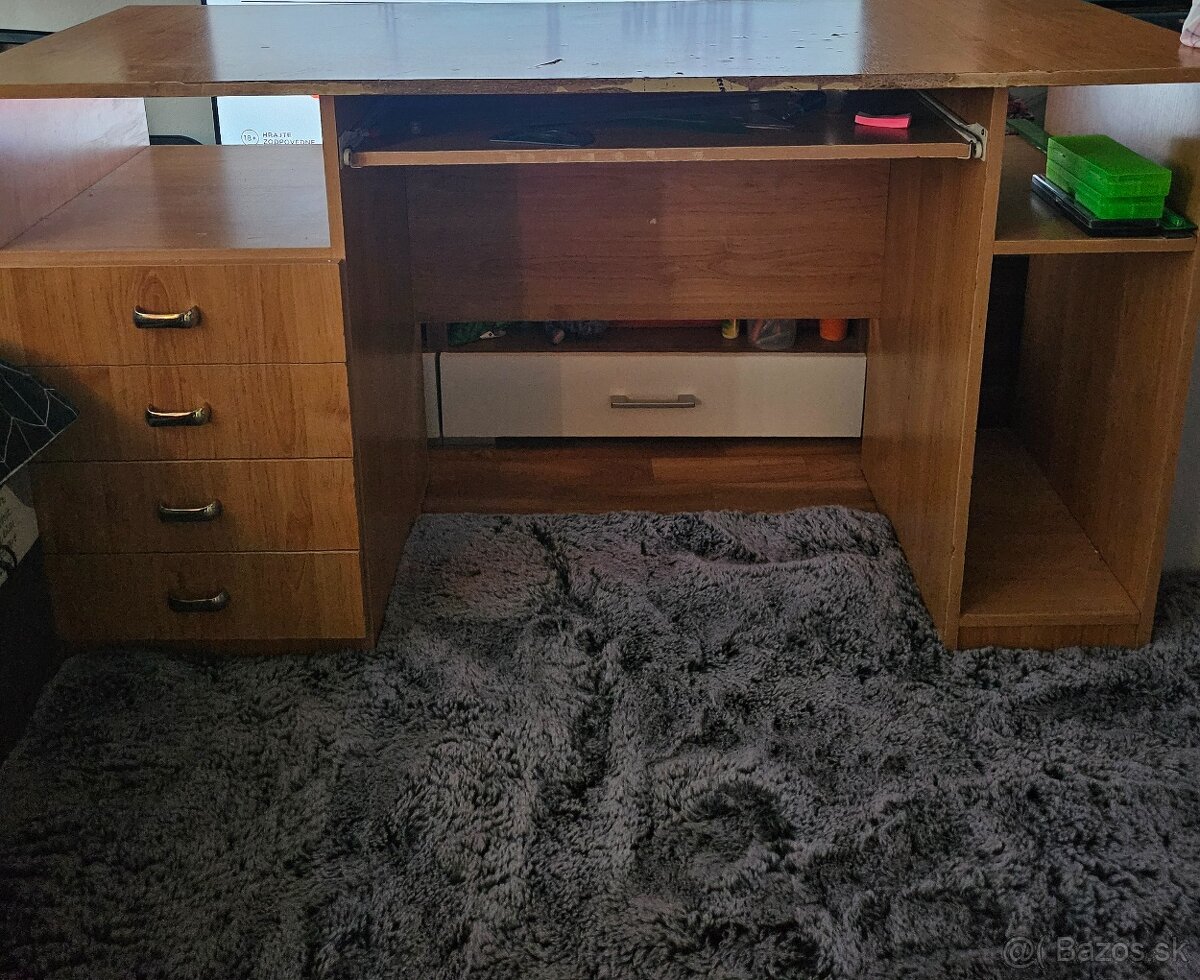 PC stôl