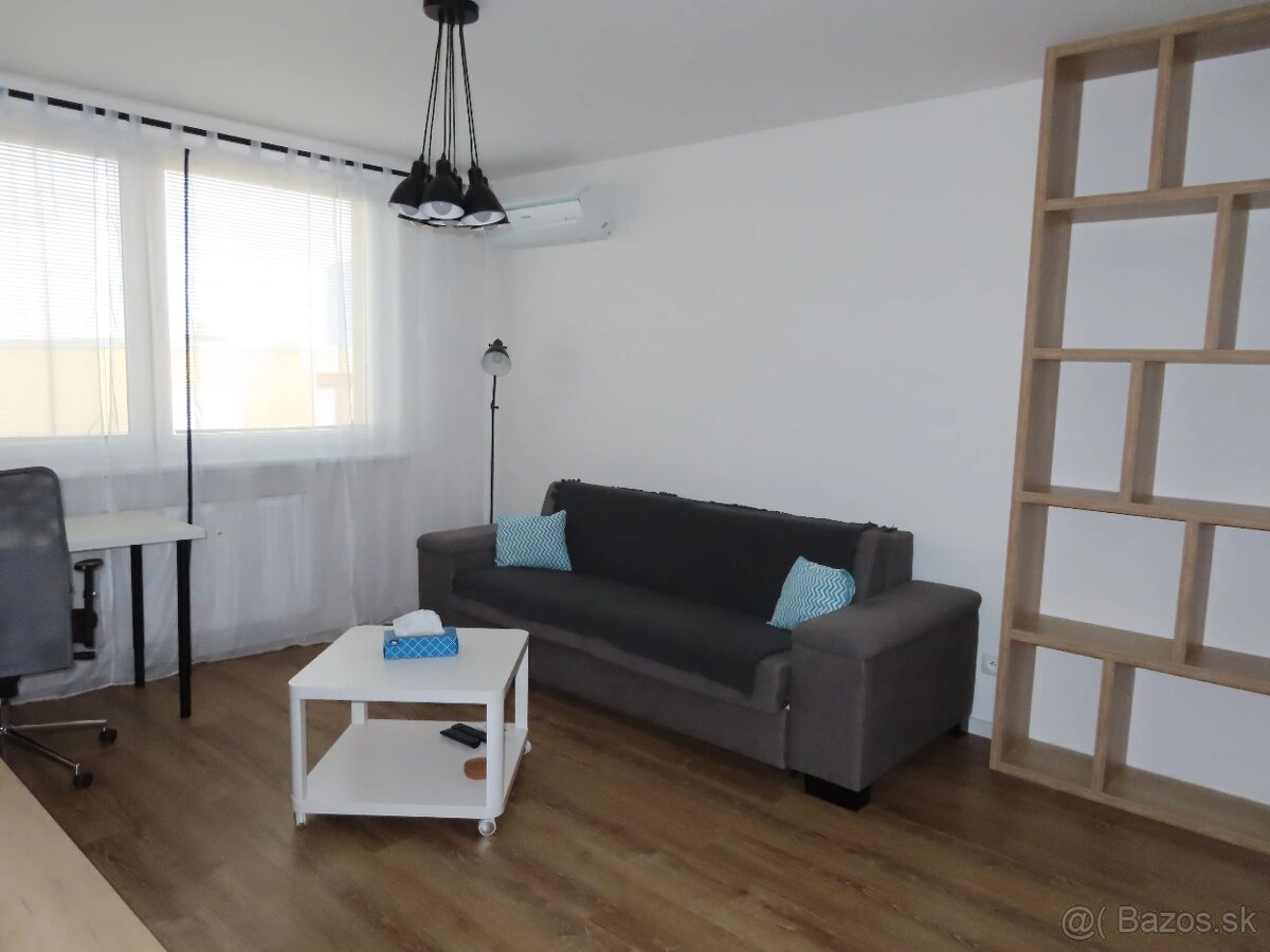 1-izbový byt v Rači, 600 EUR/mes vrátane energií