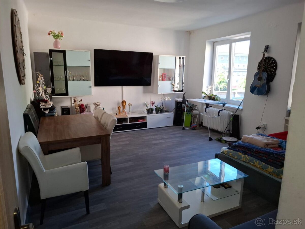 Prenájom – 4 izbový byt s terasou- Prievidza