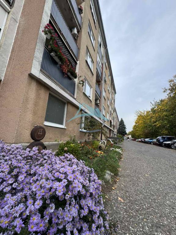 Na predaj: 2-izbový byt s balkónom v centre Šiah 47500eur