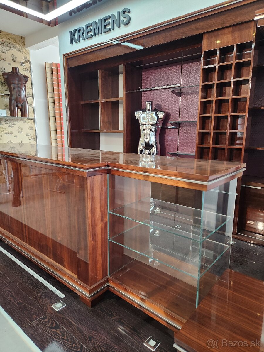 Luxusná drevená pultová zostava