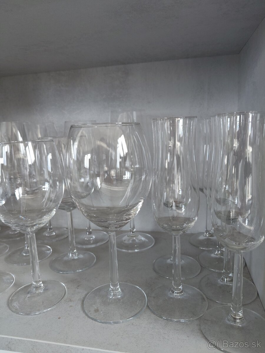 Poháre na víno a prosecco