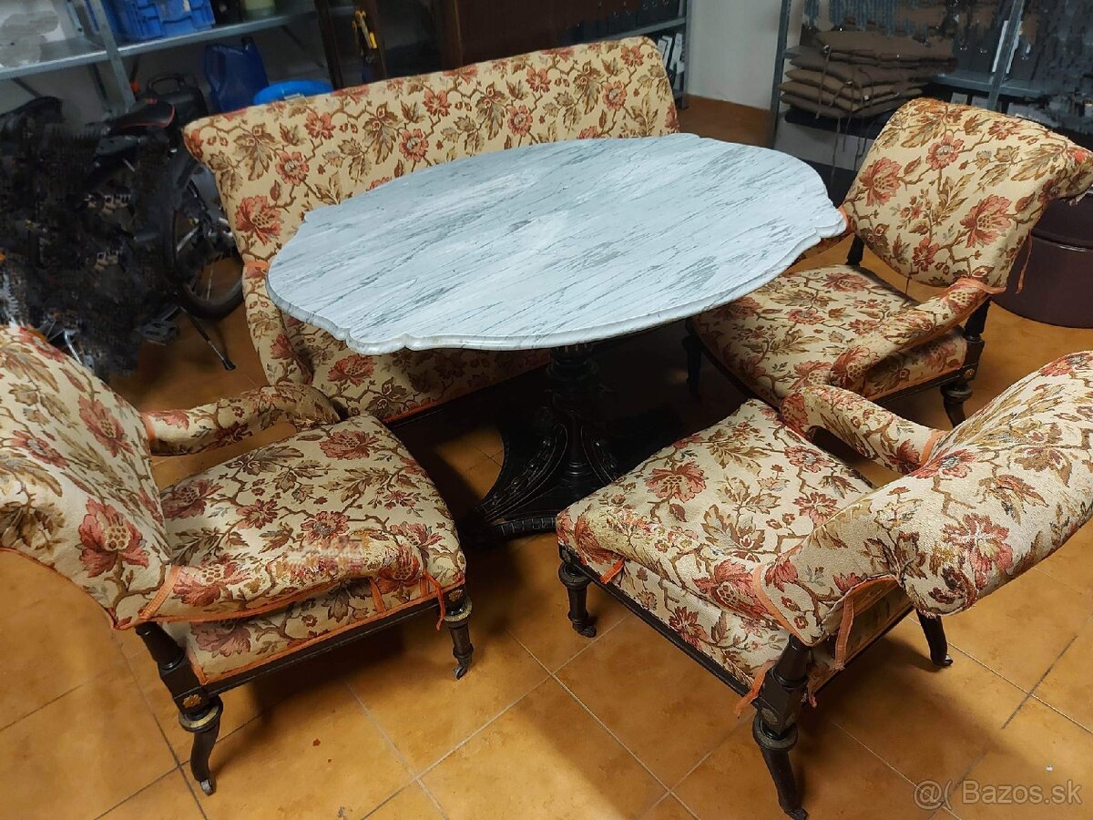 Starožitný nábytok