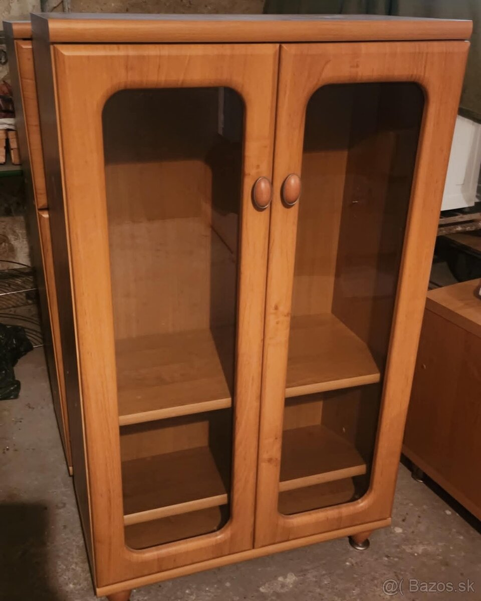 suprava nabytku hnedá