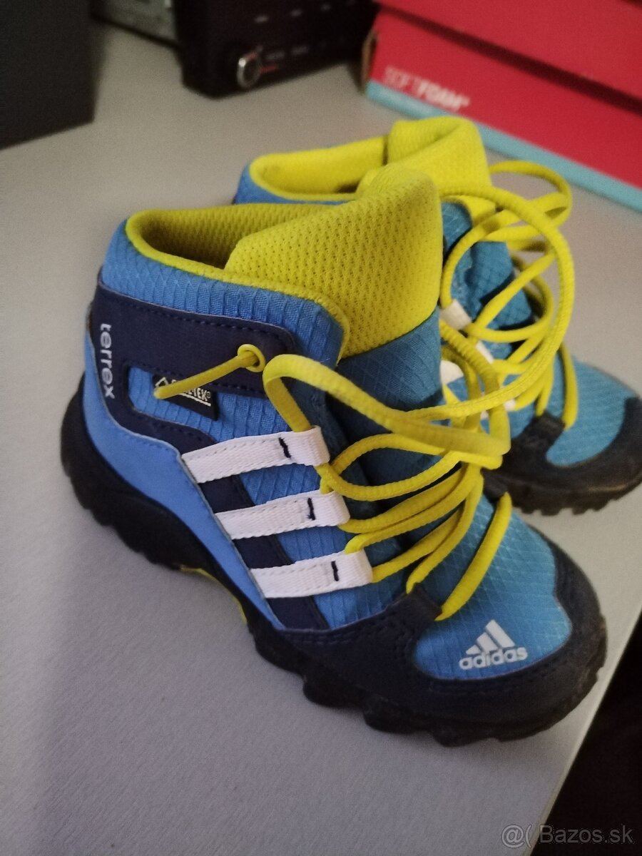 Adidas Terrex goretex vel.24