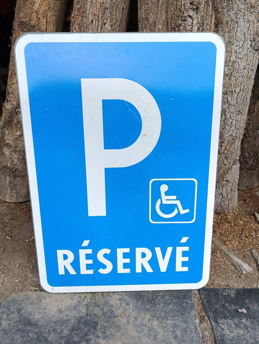 Predám dopravnú značku Parkovisko - Réservé