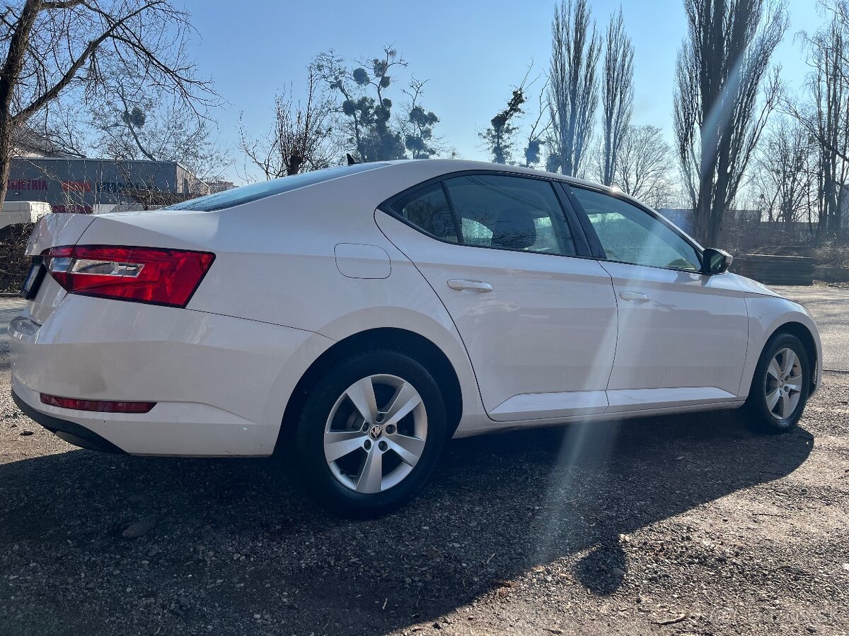 Škoda Superb 2.0 TDI, 110 kW, 66 000 km, 2020, manuál.