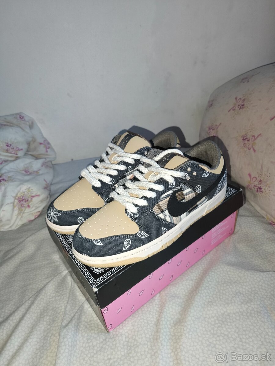 Dunk Travis Scott vel.42.5/