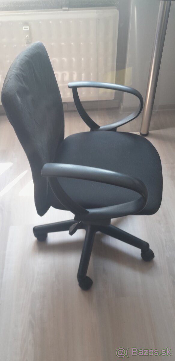 Predám kancelársku stoličku
