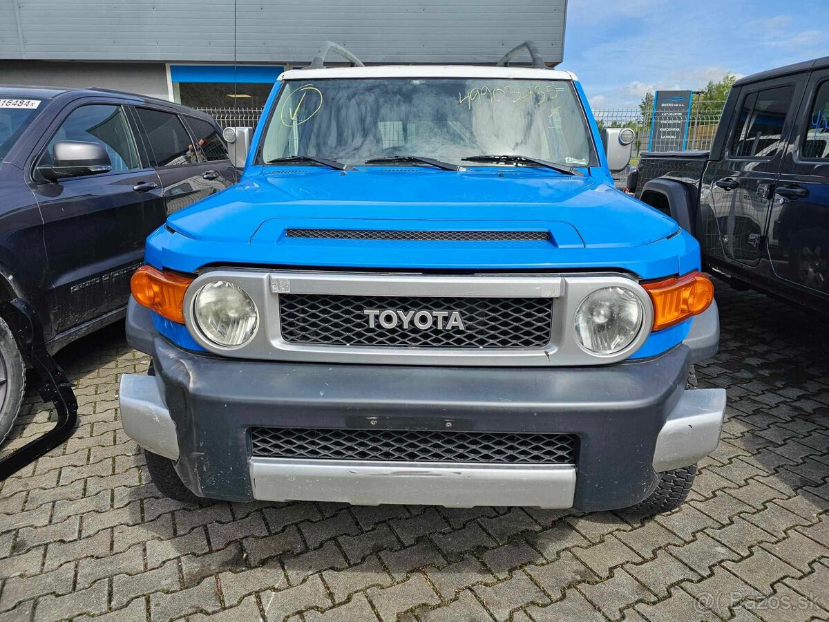 Toyota FJ Cruiser V6 4x4 automat