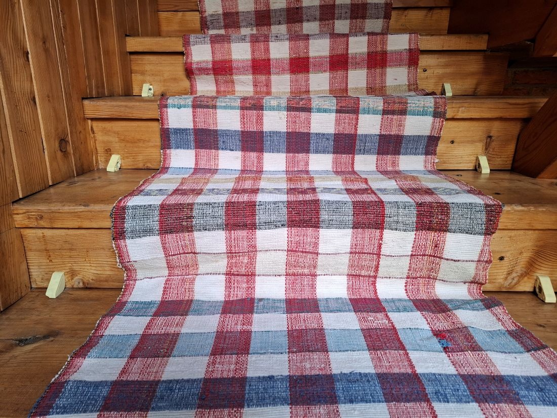 Bielo cervena kocka
