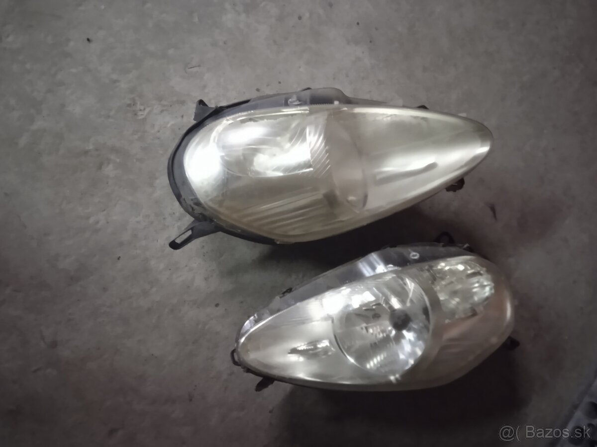 Fiat grande Punto predné svetlá