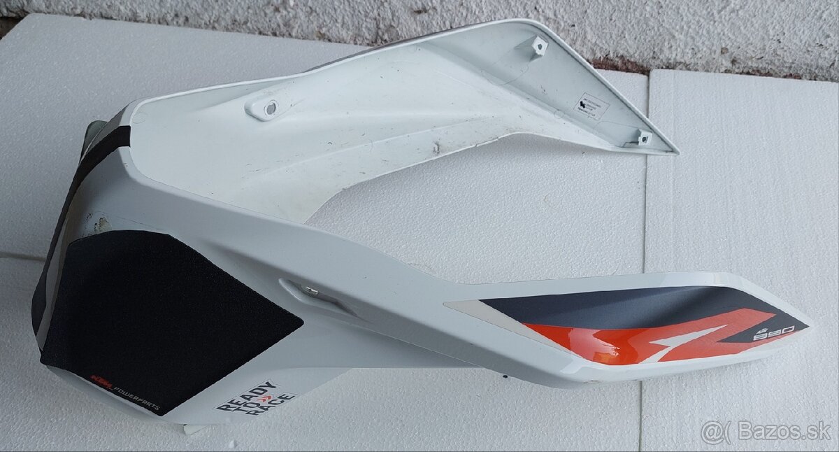 Ktm duke 890r biely plastový kryt nádrže