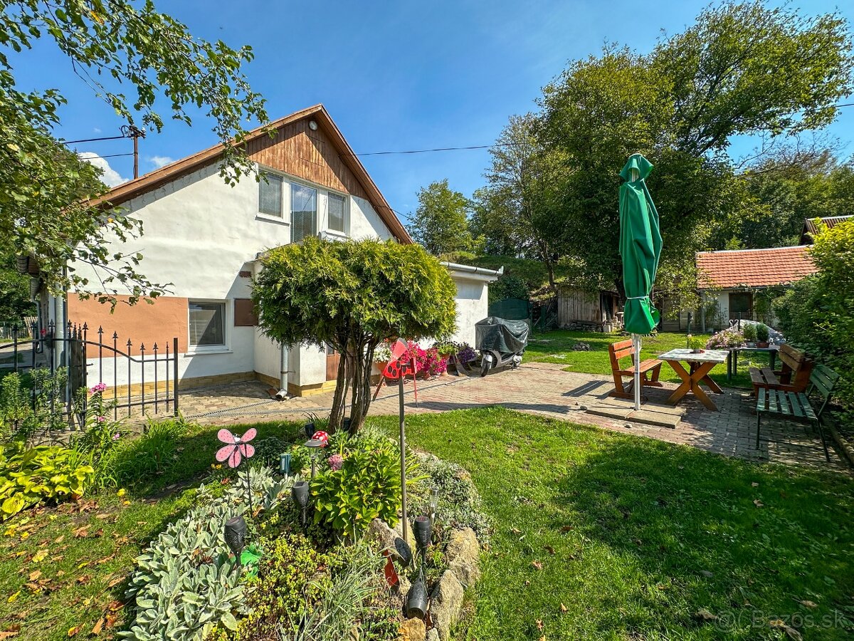 Rodinný dom (chata) v obci Hodruša-Hámre (Žarnovica)