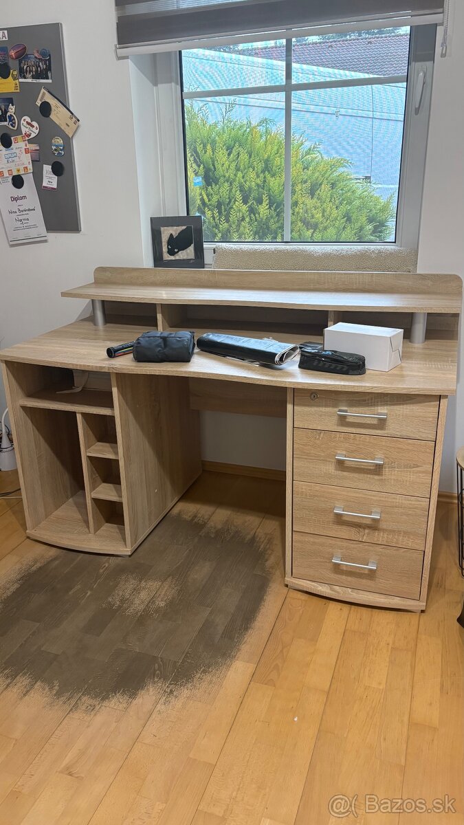 Predám písací stôl